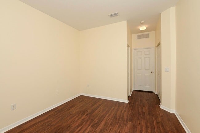 Building Photo - 522 SW Indian Key Dr