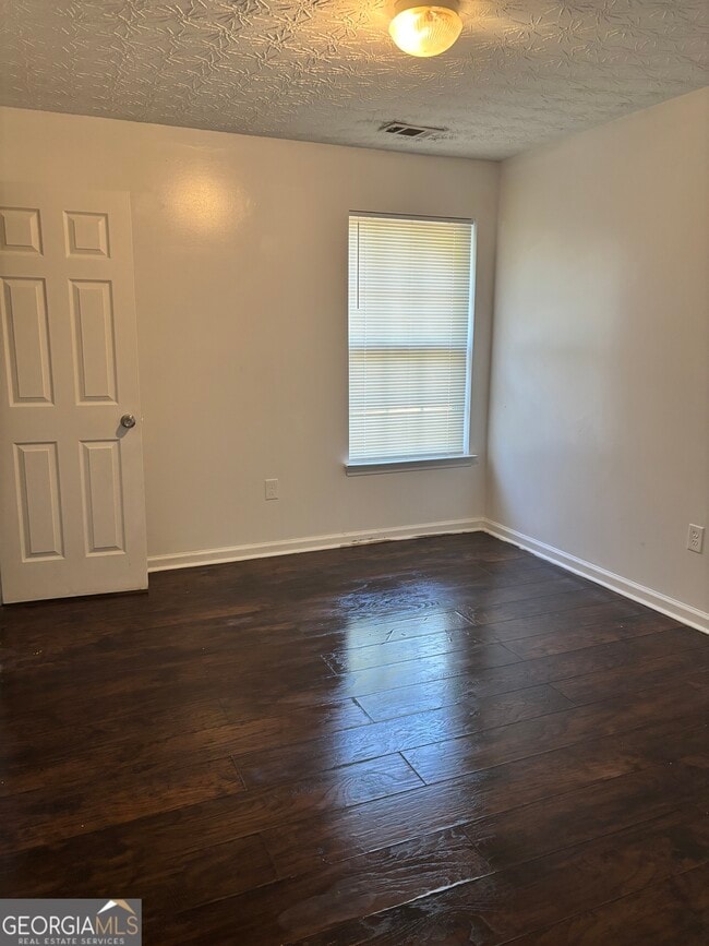 Building Photo - 3859 Shenfield Dr
