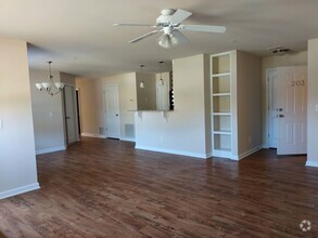 Building Photo - Gorgeous 2 bedroom 2 bath condo on 2nd flo...