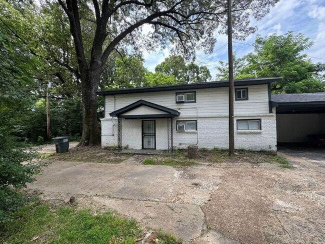 Primary Photo - 1413 Ferguson Rd