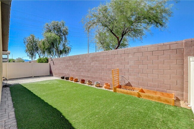 Building Photo - 2104 LeatherBridge Ct