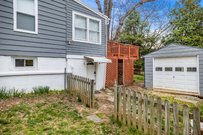 Building Photo - Affordable New Renovated Shared 2br Walkable to Metro