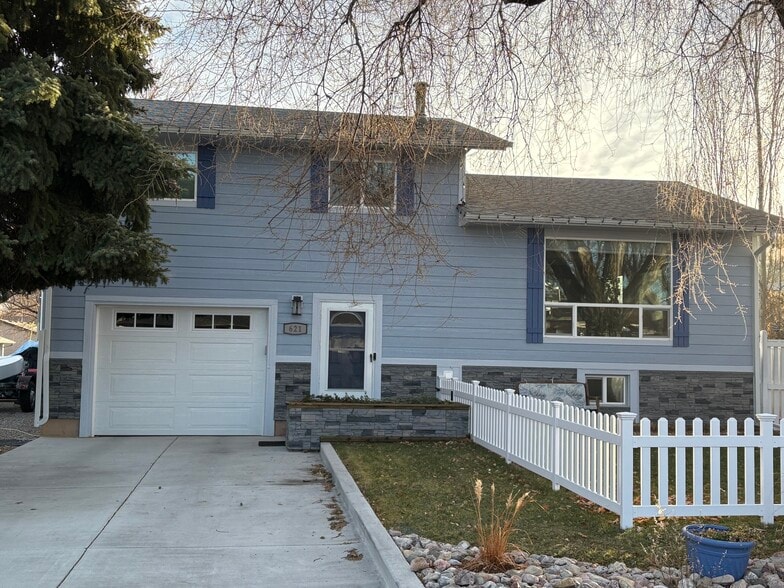 Street view - 621 4th St