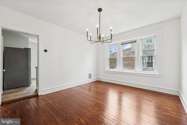 Building Photo - 10 W Jefferson St