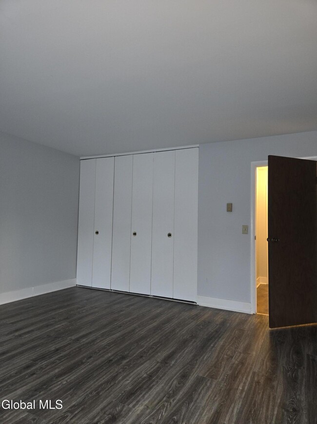 Building Photo - 93 Ridgewood Terrace