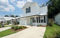 Building Photo - Newer Home in Valparaiso- Close to Eglin AFB