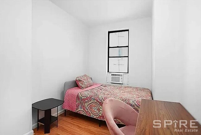 Building Photo - 3 bedroom in NEW YORK NY 10009