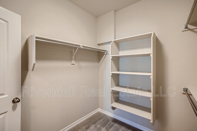 Building Photo - 5805 Wild Rye Dr