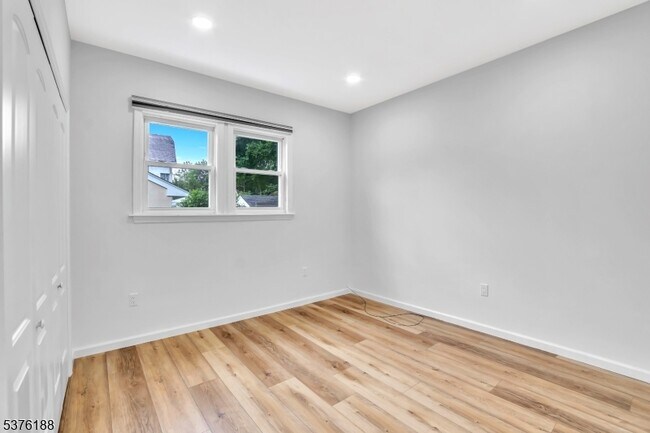 Building Photo - 138 Bloomfield Ave