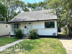 Building Photo - Stunning 3 Bedroom 1 Bathroom now availabl...