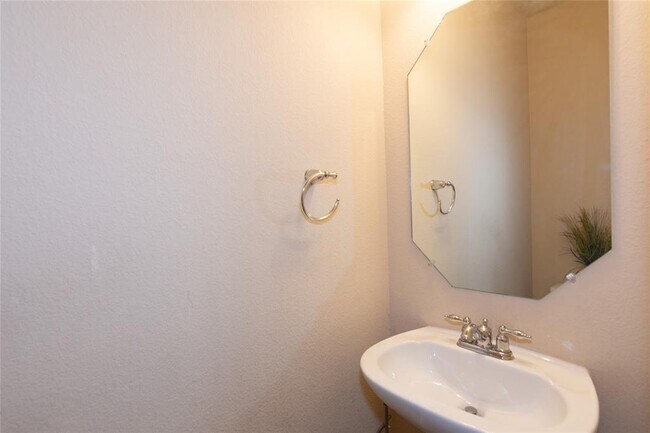 Building Photo - 10509 Wylie Dr