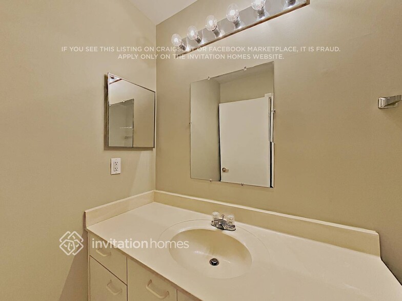 Building Photo - 1565 Fiddlewood Ct