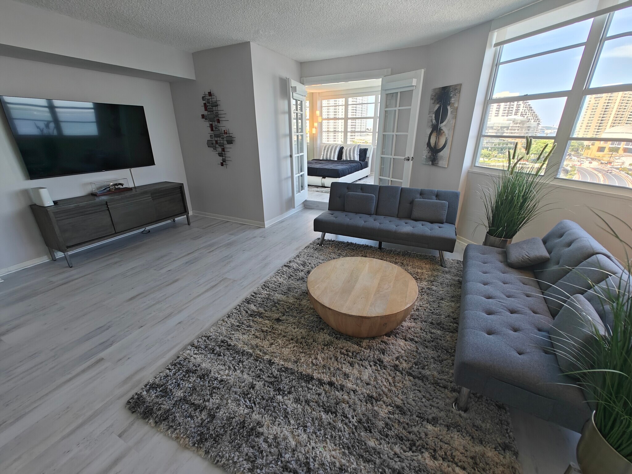 Building Photo - 801 Brickell Bay Dr