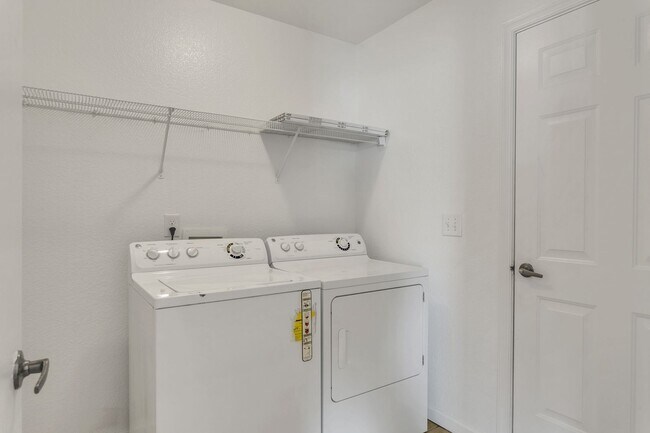 Building Photo - Beautiful 3 Bed/2.5 Bath located in Shingle Landing, Moyock NC