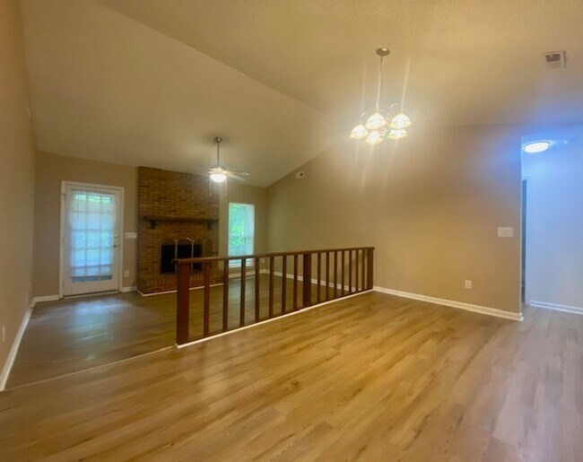 Building Photo - Mint Hill ranch - 3 bed, 2 bath with large...