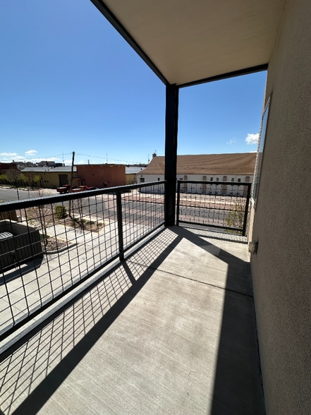 Building Photo - 430 W Pikes Peak Ave