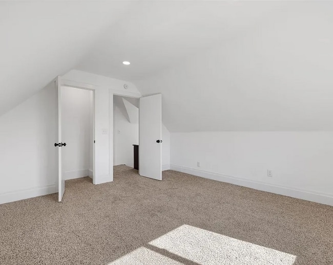 Building Photo - 23 Craighead St