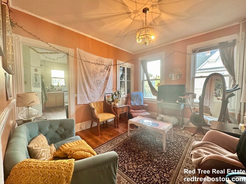 Building Photo - 52 Dustin St