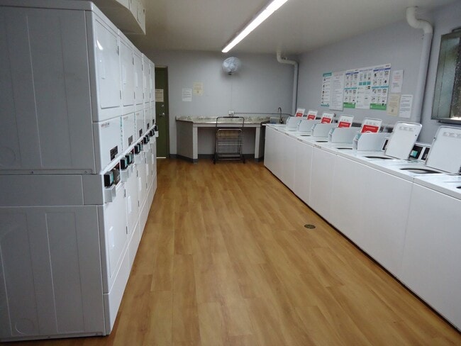 Building Photo - RN-102