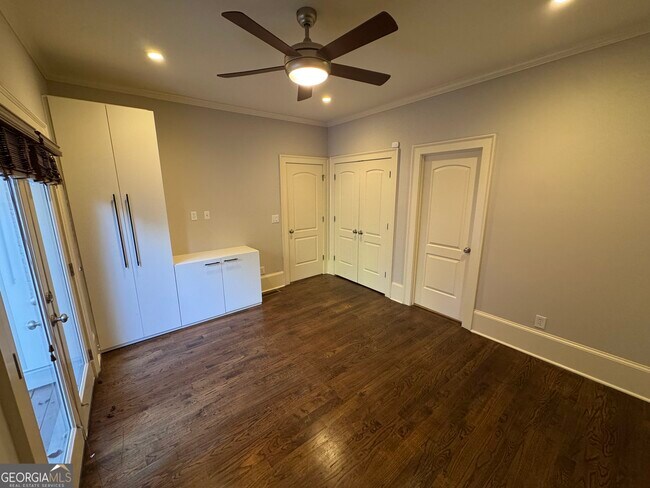 Building Photo - 1092 McLynn Ave NE