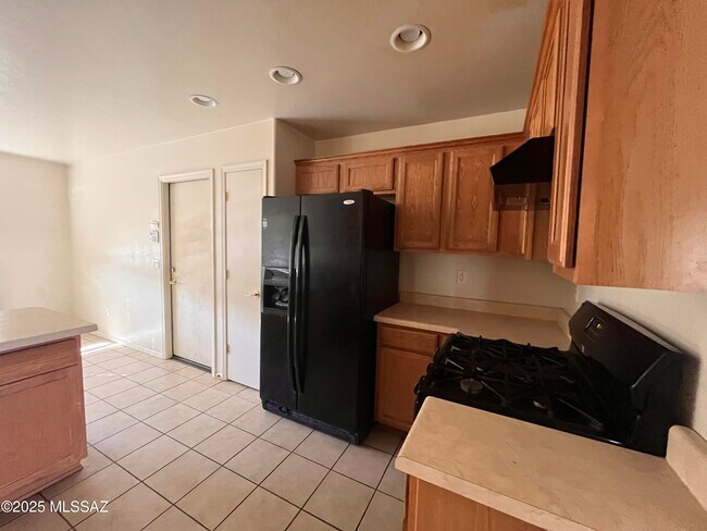 Building Photo - 7201 S Monks Tale Dr