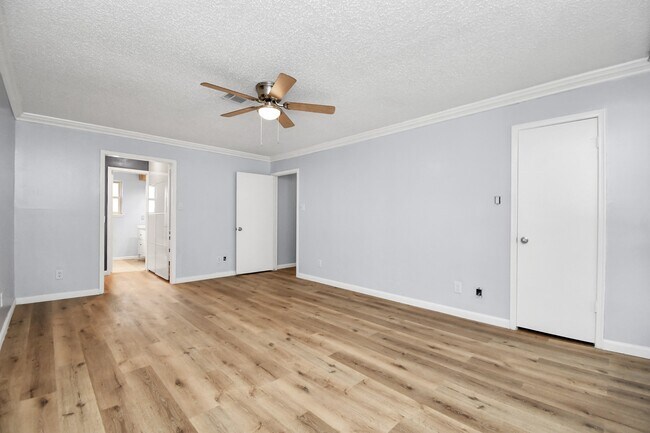 Building Photo - 17903 Nanes Dr