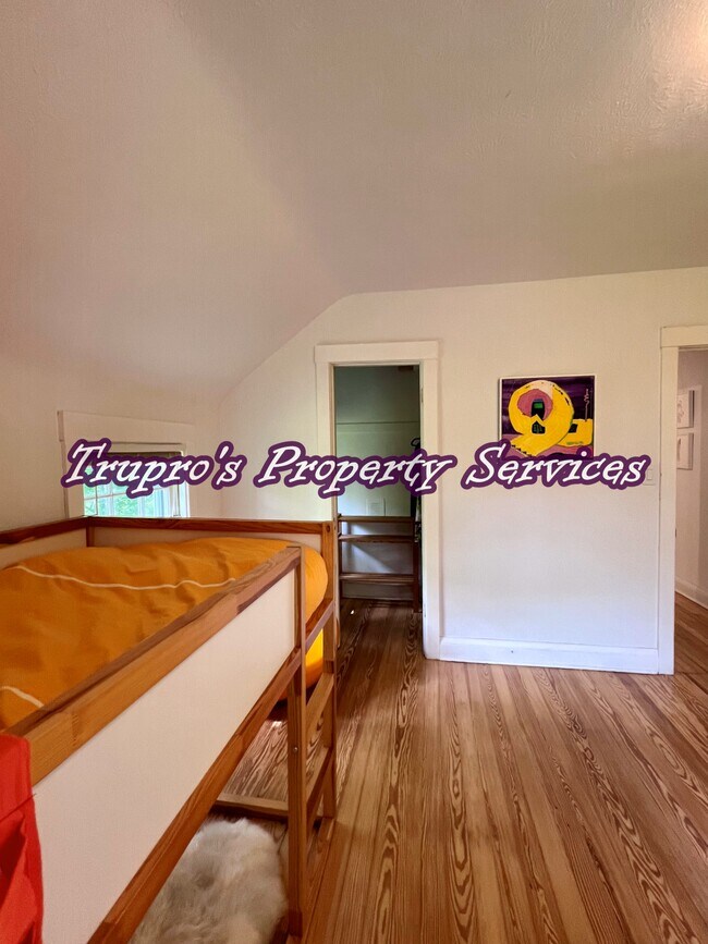 Building Photo - 13844 S Log Cabin Rd