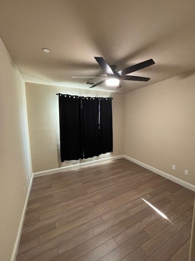 Building Photo - Elegant 4-Bedroom Home with Paid Solar in Gated Village Green Community