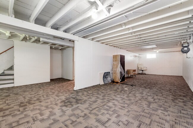 Building Photo - 9501 Upland Dr