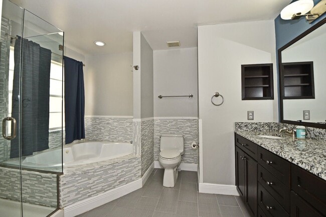 Building Photo - Colonialtown North 3BR – Prime Mills 50 Location