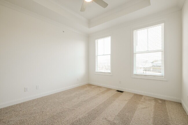 Building Photo - 514 Alice Wy