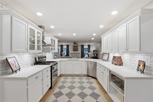 Building Photo - 16608 Jadestone Dr