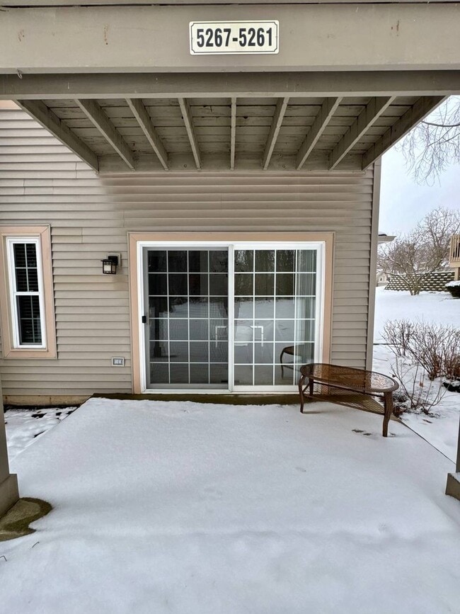 Building Photo - 5261 Pebble Ln