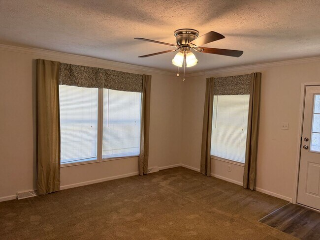 Building Photo - 5774 Glatfelters Station Rd