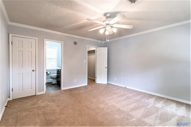Building Photo - 1201 Aldridge Dr SE