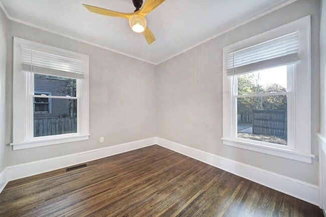 Building Photo - Newly Renovated 1 Bed 1 Bath Condo Near Up...
