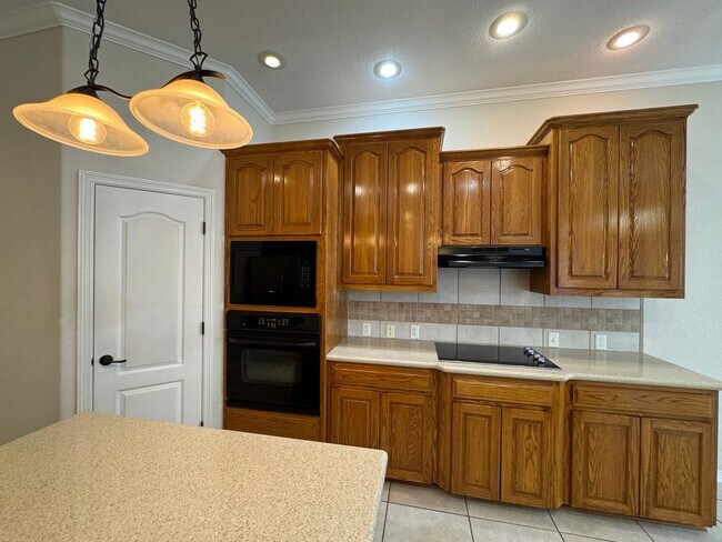 Building Photo - 1712 Iron Jacket Trail