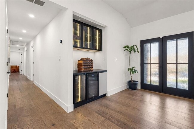 Building Photo - 915 Lost Forest Dr NW