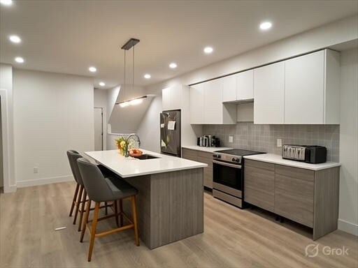 Building Photo - 49 Chase St