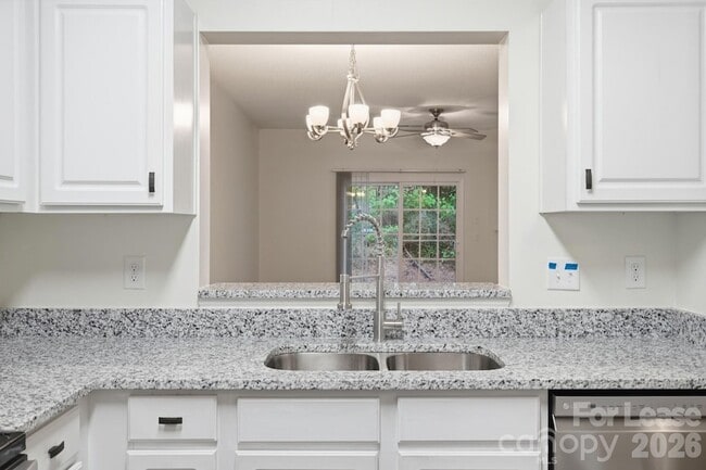Building Photo - 8031 Stoneham Ct