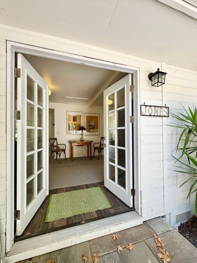 Building Photo - Available For 4+ Months!* Rare Find Furnished Saint Helena Gem, “Upper Tainter” 2 Bedrooms, 2 Bat...