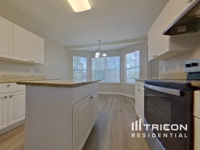 Building Photo - 1105 Glendevon Cir