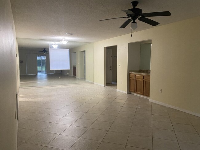 Building Photo - 8107 Olympia Ct