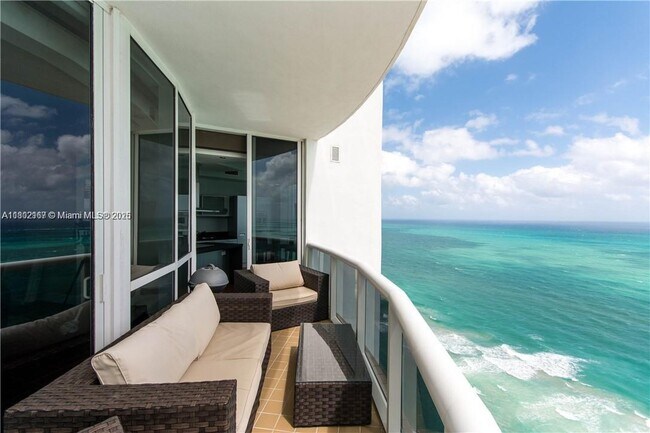 Building Photo - 18201 Collins Ave