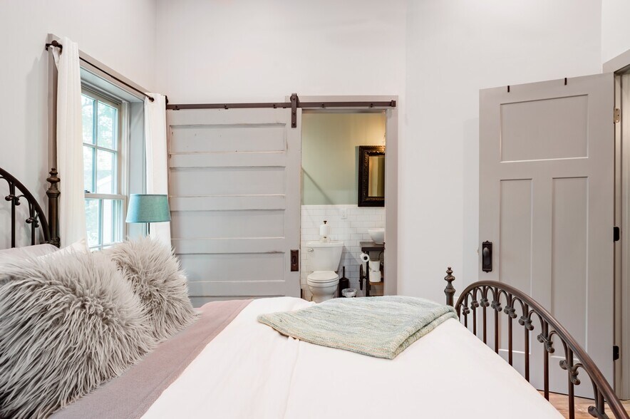 Building Photo - 2917 Compton Rd