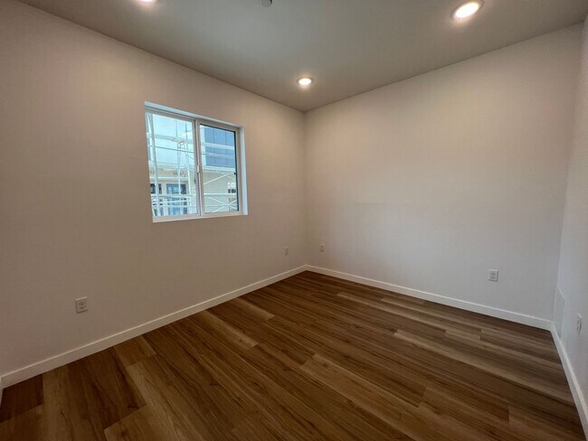 Building Photo - 5526 Blackwelder St