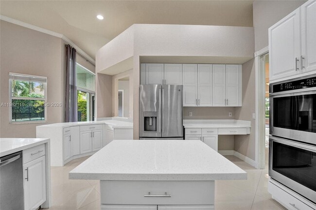 Building Photo - 8006 N Savannah Cir