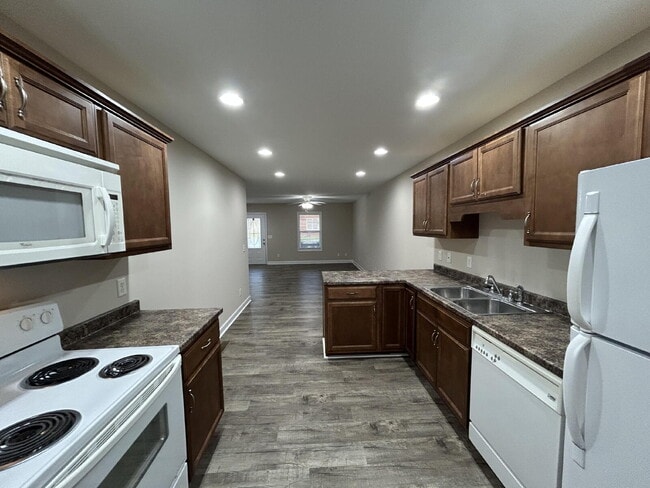 Building Photo - 146 Harp Ave