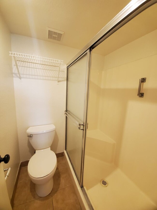 Building Photo - Ground level 2 bed/2 bath condo- Guadalupe & Country Club
