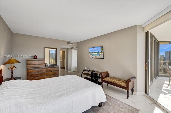 Building Photo - 3600 Yacht Club Dr